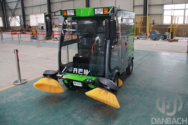 intelligent sweeping robot